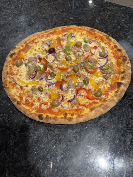 Pizza Tonno