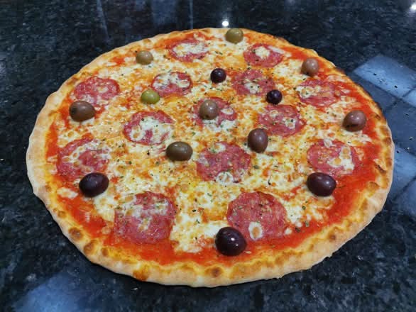 Pizza de Salame